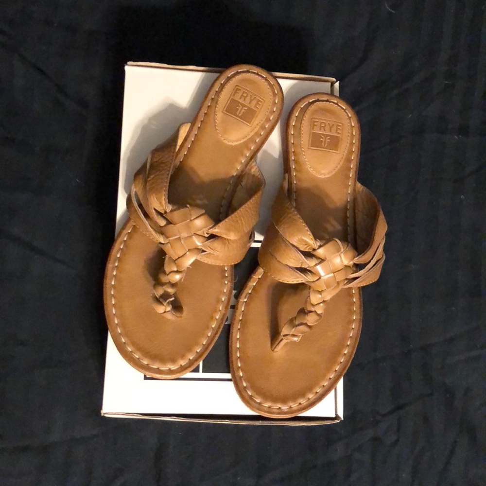 Frye Carson twisted sandal